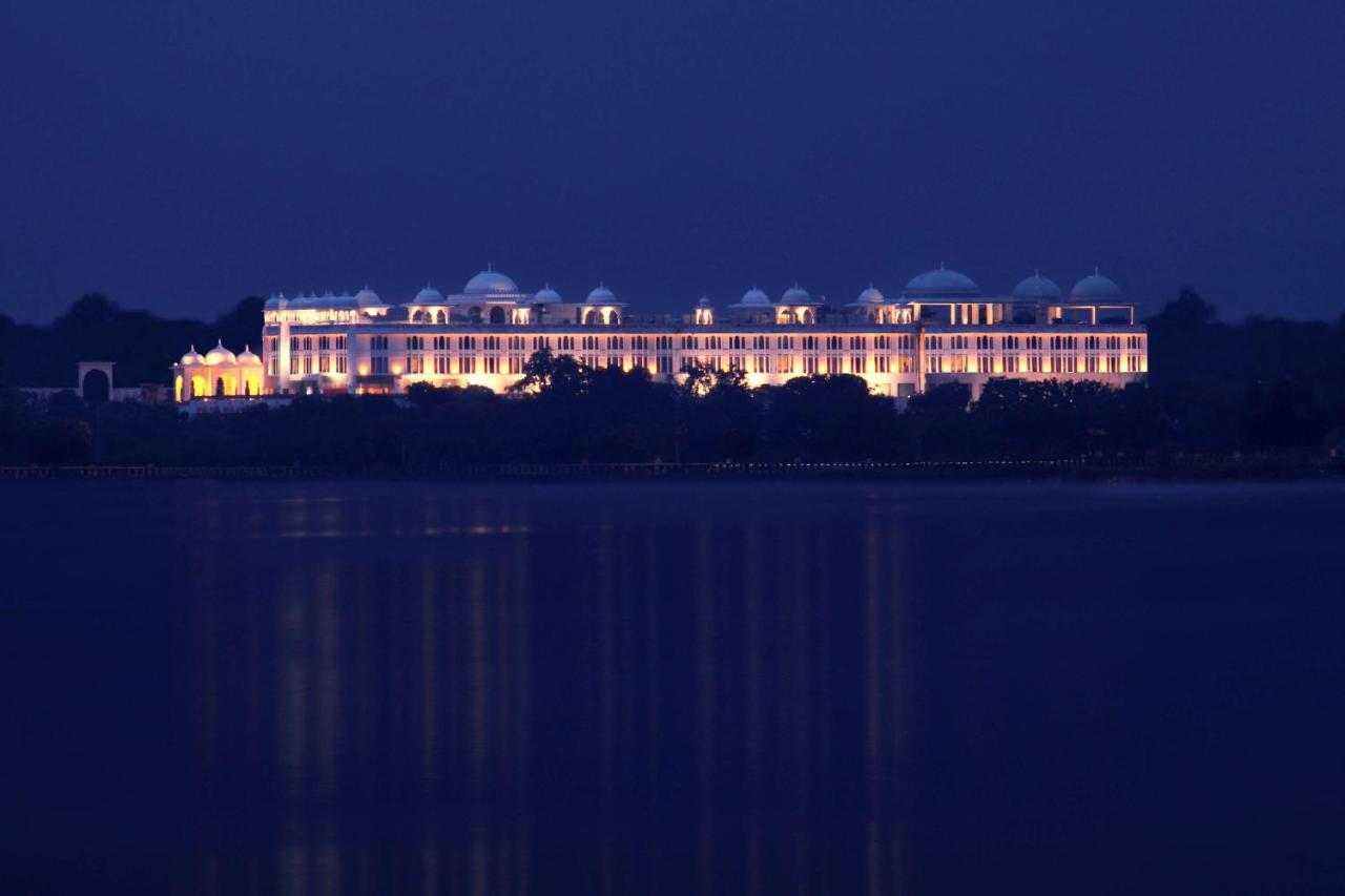 Radisson Blu Udaipur Palace Resort & Spa Экстерьер фото