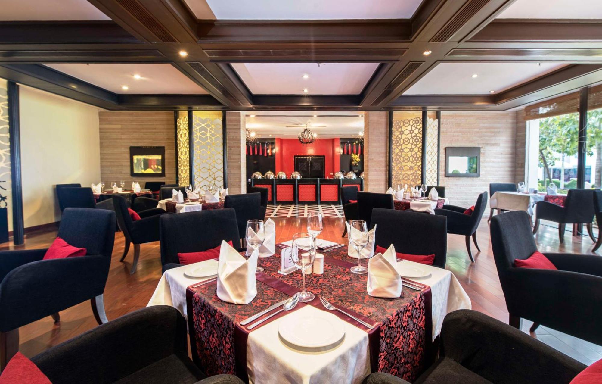 Radisson Blu Udaipur Palace Resort & Spa Экстерьер фото