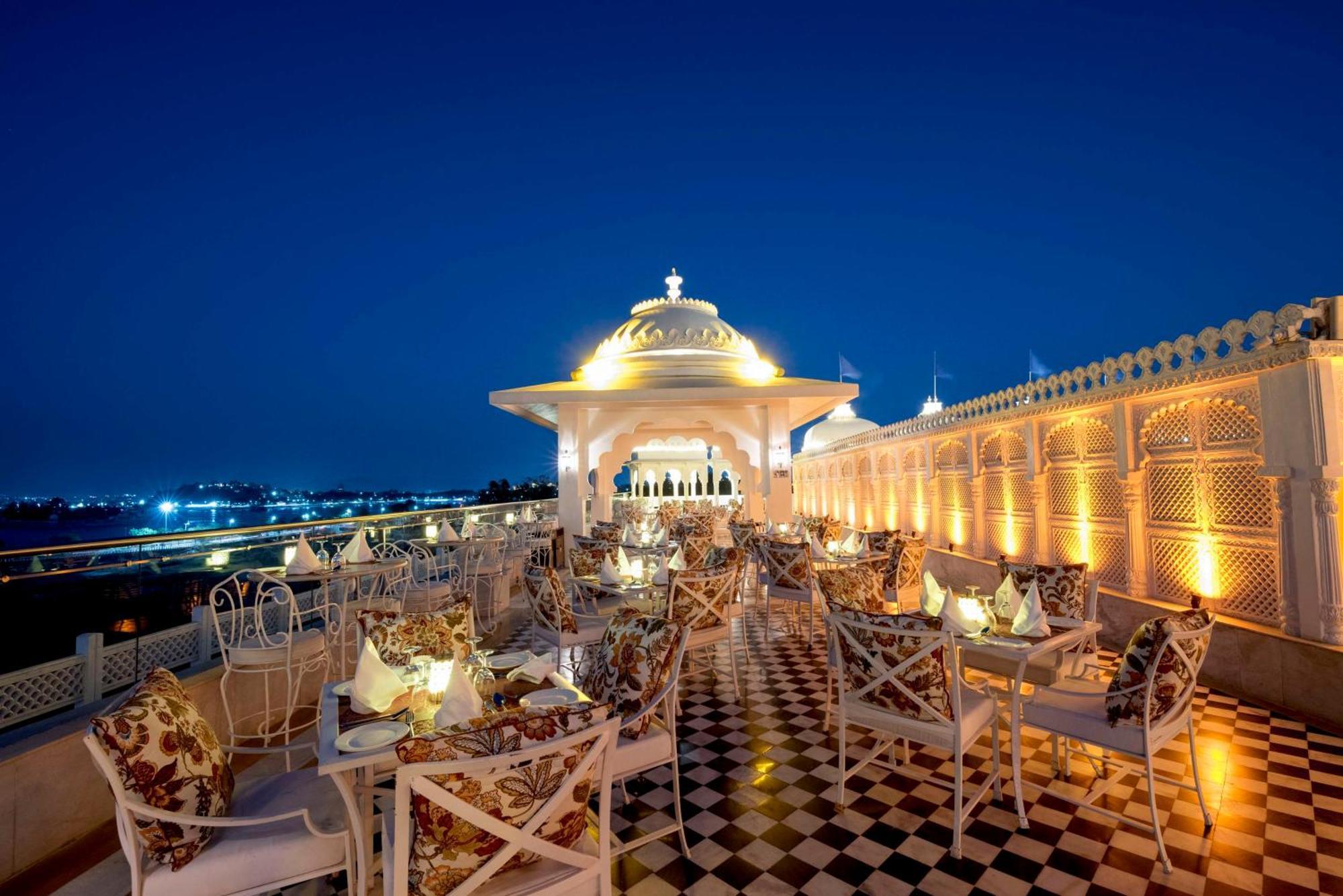Radisson Blu Udaipur Palace Resort & Spa Экстерьер фото
