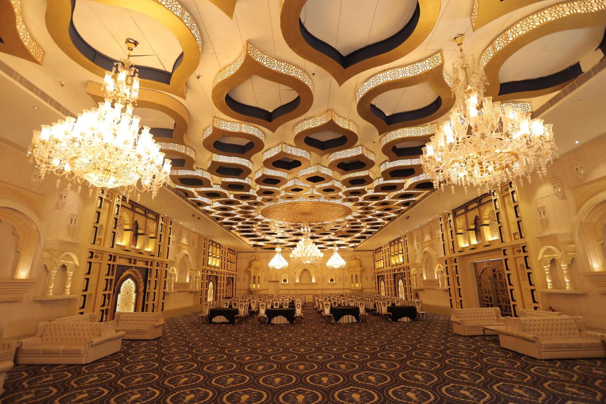 Radisson Blu Udaipur Palace Resort & Spa Экстерьер фото