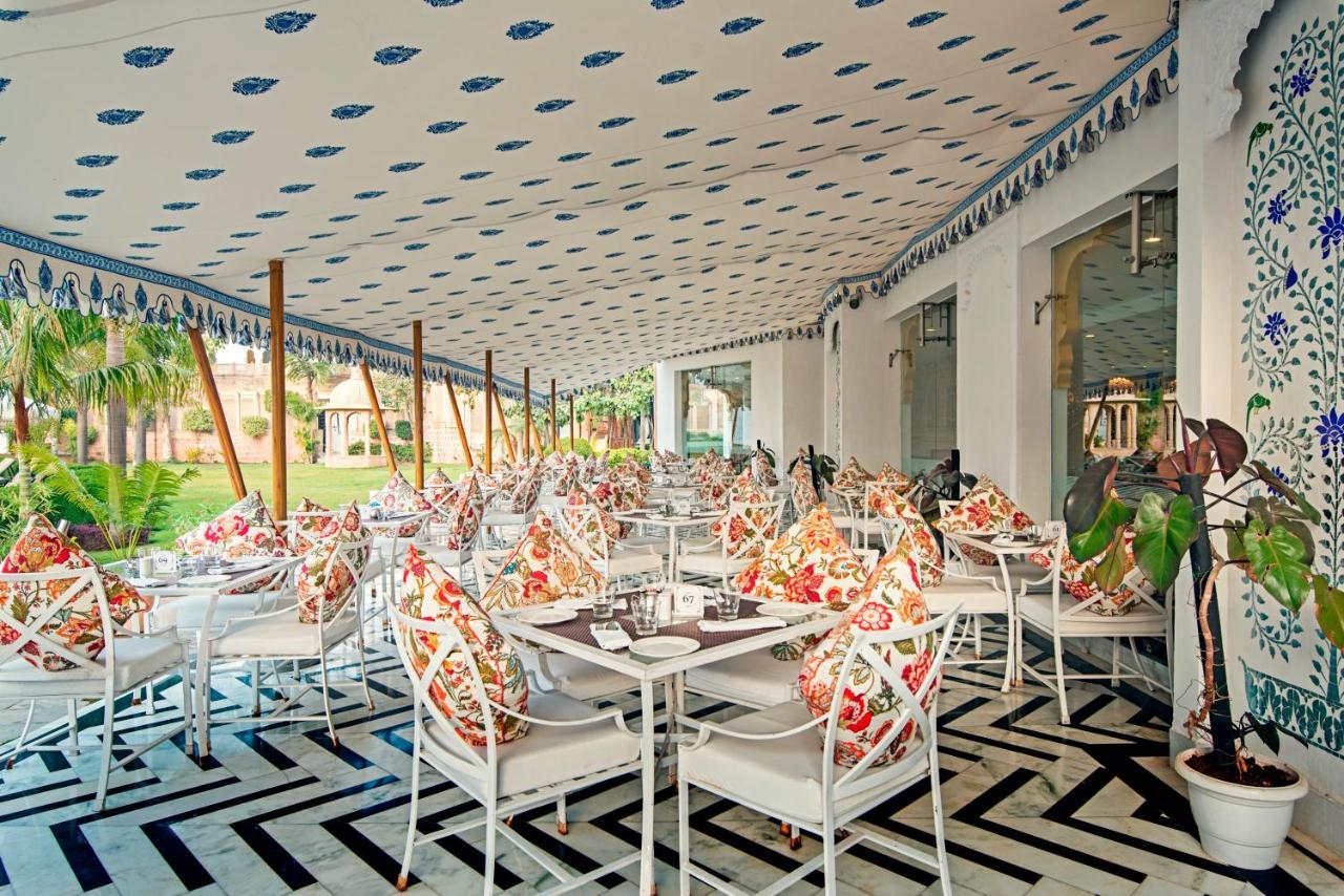Radisson Blu Udaipur Palace Resort & Spa Экстерьер фото