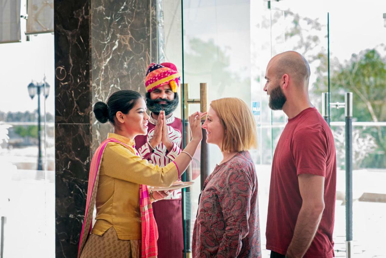 Radisson Blu Udaipur Palace Resort & Spa Экстерьер фото