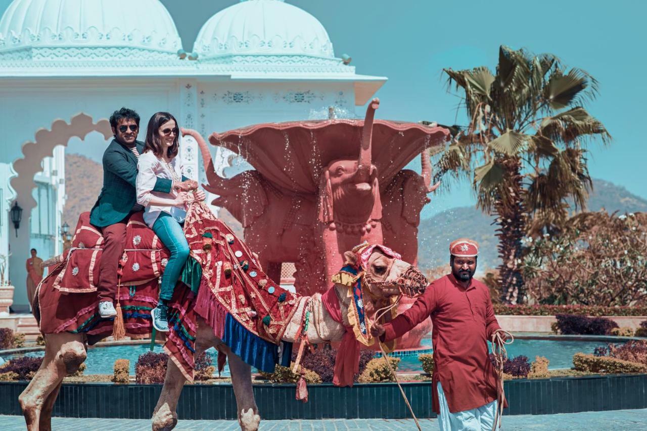 Radisson Blu Udaipur Palace Resort & Spa Экстерьер фото