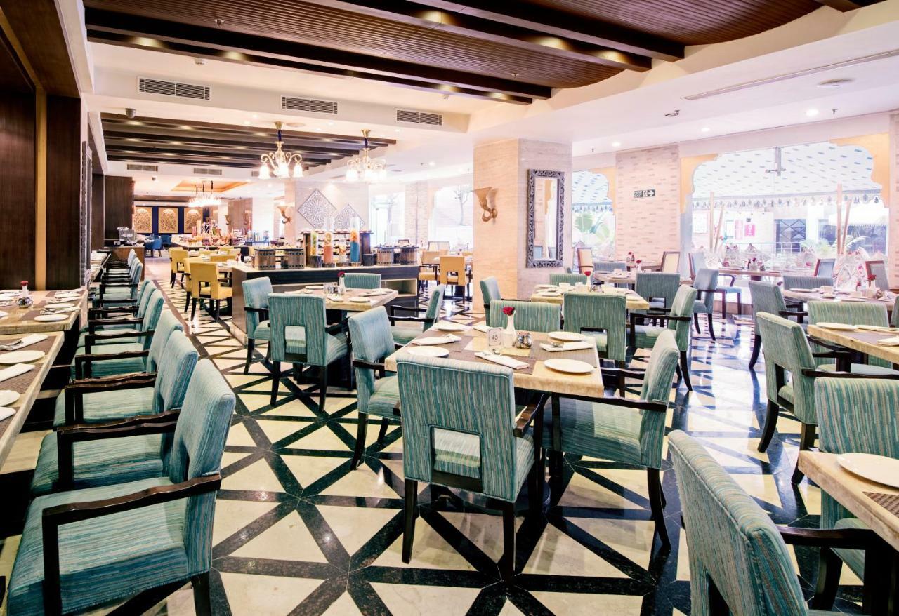 Radisson Blu Udaipur Palace Resort & Spa Экстерьер фото